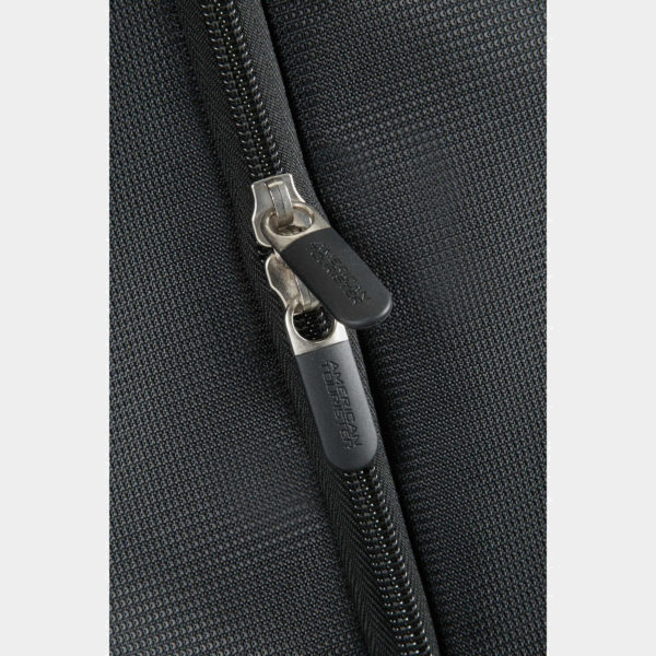 ROAD_QUEST_SPINNER_DUFFLE_L_ZIPPER PULLER